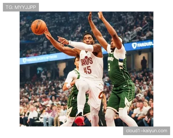 米切尔砍28分率领骑士 后场核心发挥关键作用